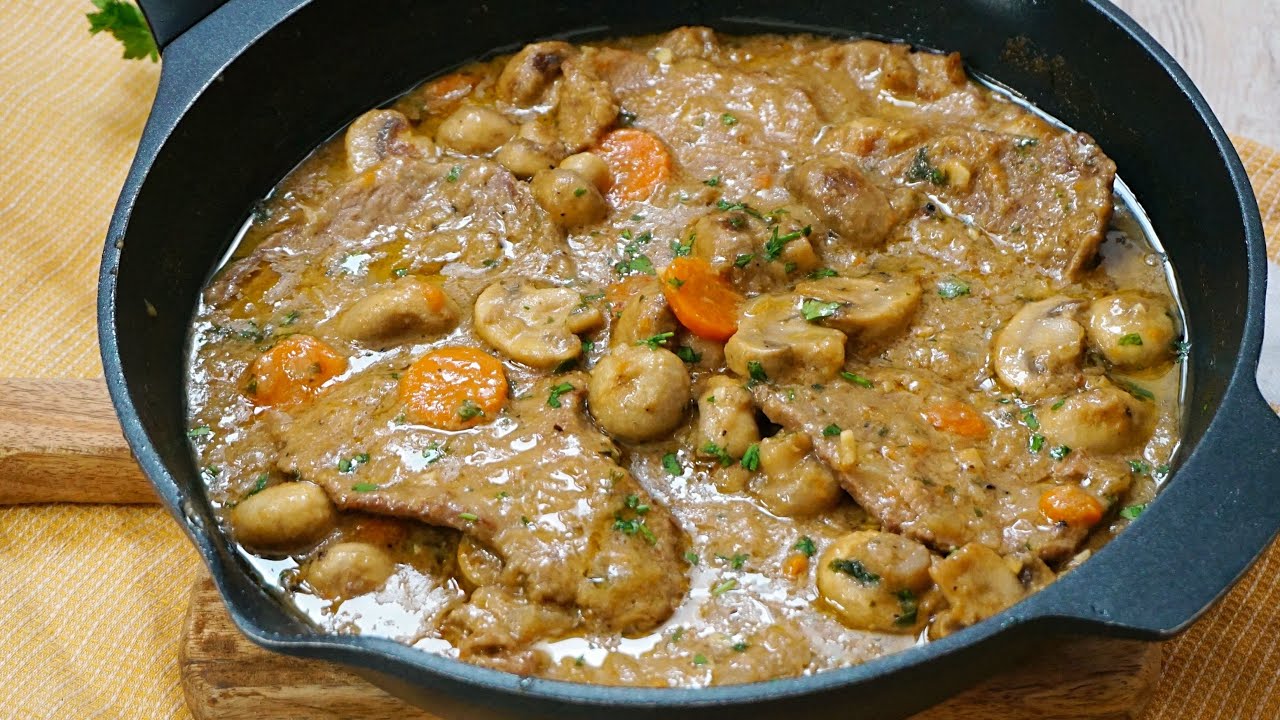 Fricandó de ternera con champiñones. Receta de Navidad que se puede hacer el día antes