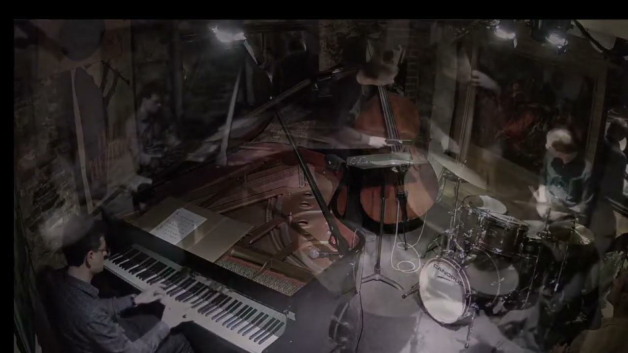 Doykin Trio at Mezzrow Jazz Club plays Skylark