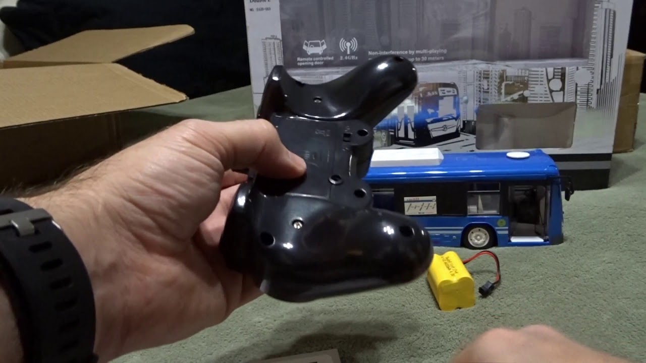 Double E Remote Control Bus Unboxing and Review, Fun!!!