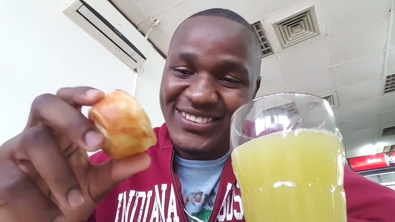 Provei pastel brasileiro com caldo de cana pastel