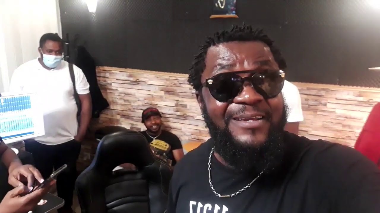 Marie Paul feat king Julio Nzau ( tailleur ya bolingo) pitshou Santiago