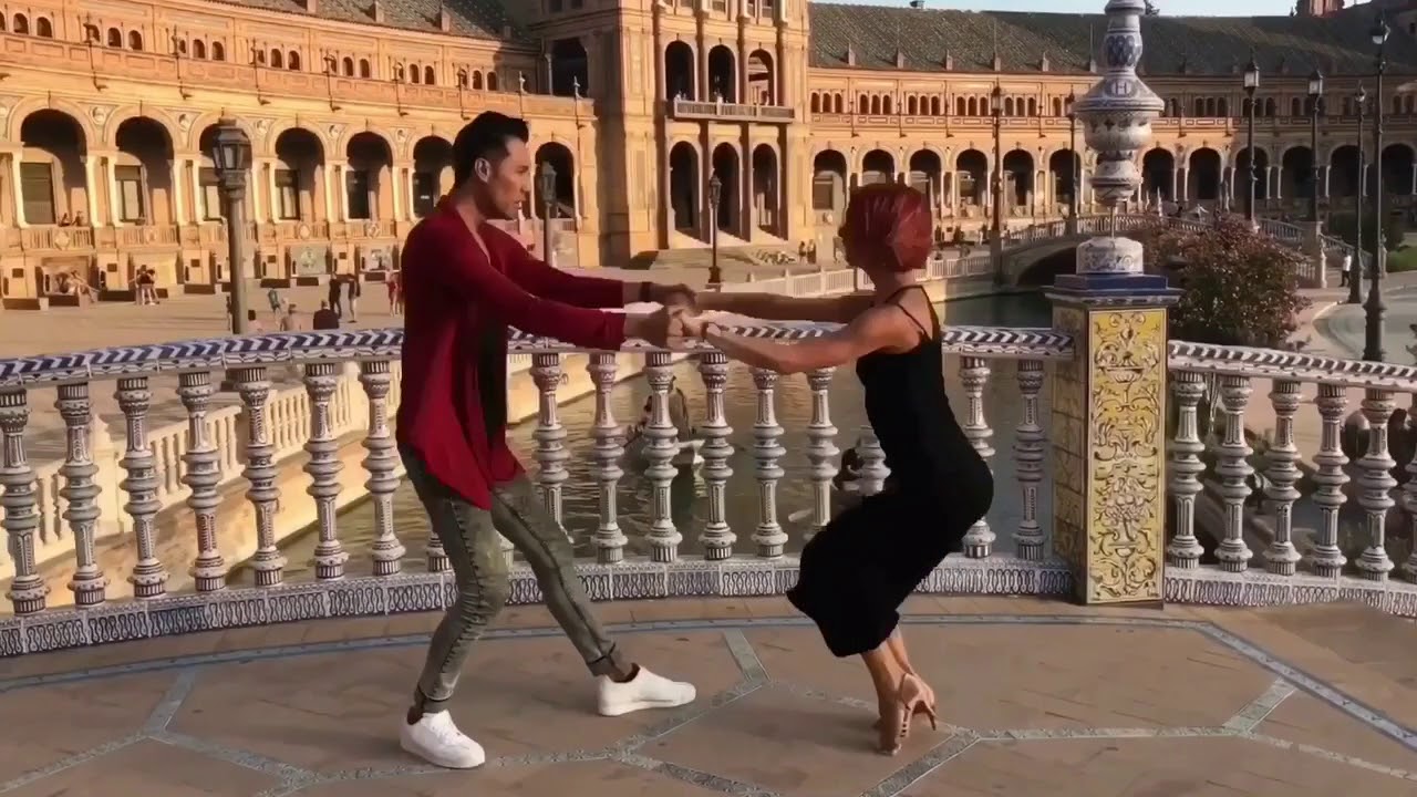 Max Ahmad & Kata Okuszko (Dancing Bachata to Como El Agua - Rotem Cohen ft Descemer Beuno)