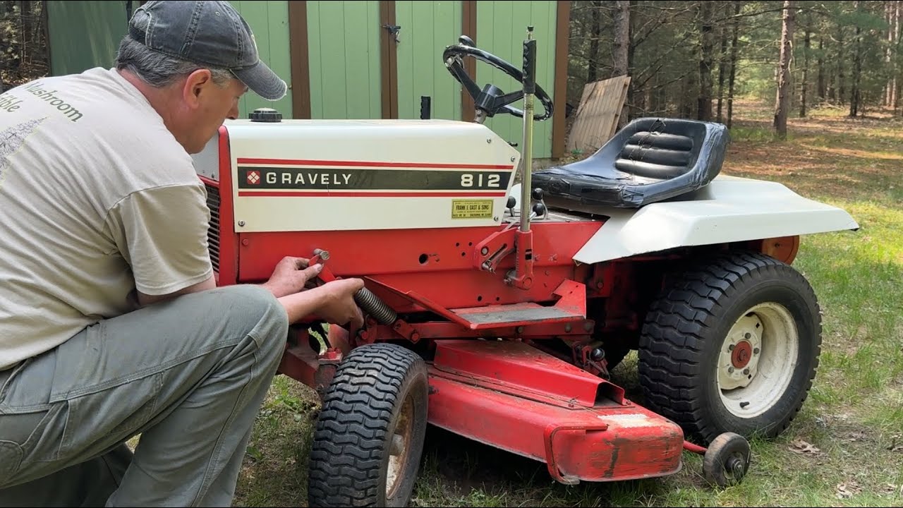 Техническое обслуживание и монтаж деки газонокосилки Gravely