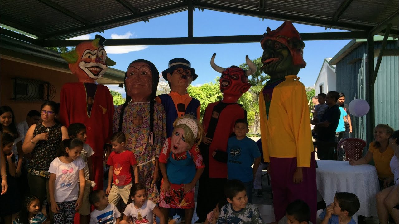 Mascarada y tradiciones Santana Y Cimarrona La Centenaria