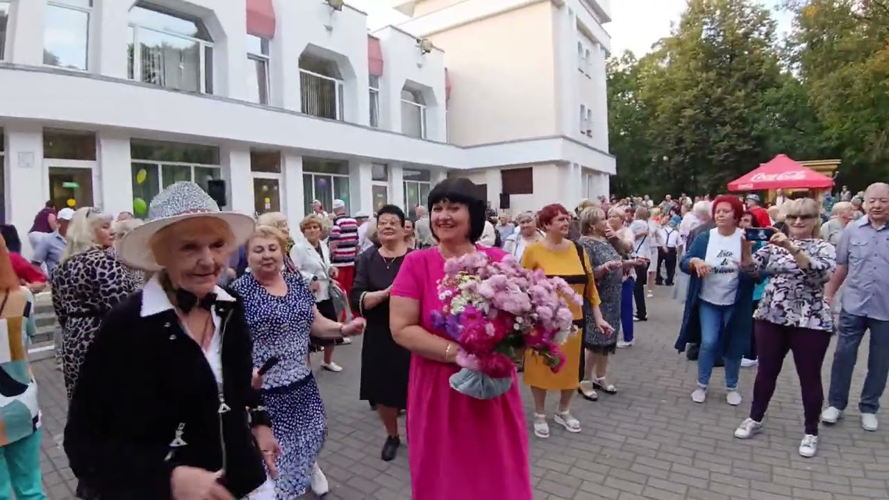 Букет из белых роз...... 07.09.25 Гомель парк Луначарского 🥰💫