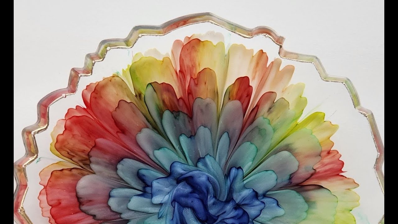 Взгляните, как отражаются цвета на краю этой 3D-чаши с цветком! #resinart #resin #epoxy #diy