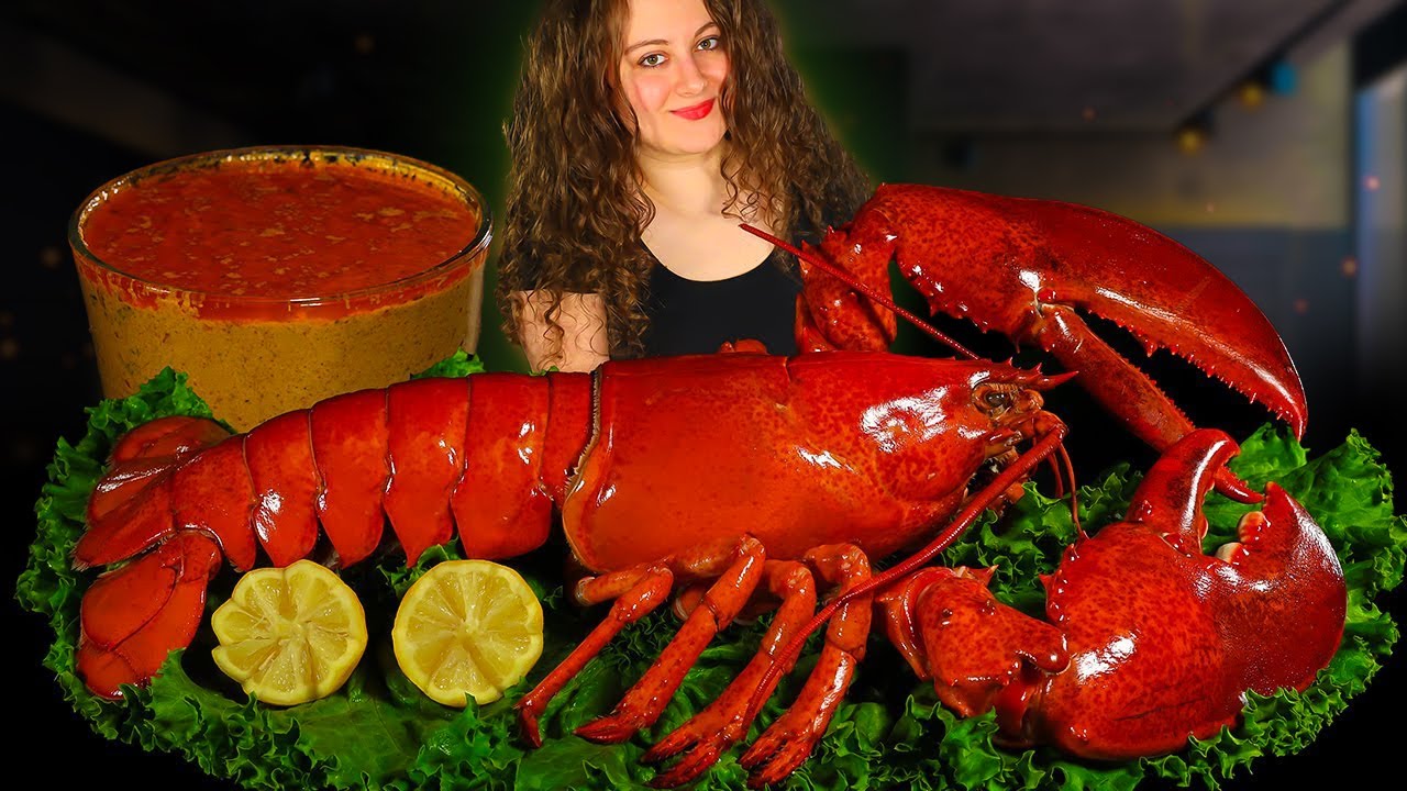 ASMR * GIANT LOBSTER WITH CREAMY GARLIC SAUCE * SEAFOOD BOIL *  إستاكوزا عملاقة بصلصة الثوم الكريمية