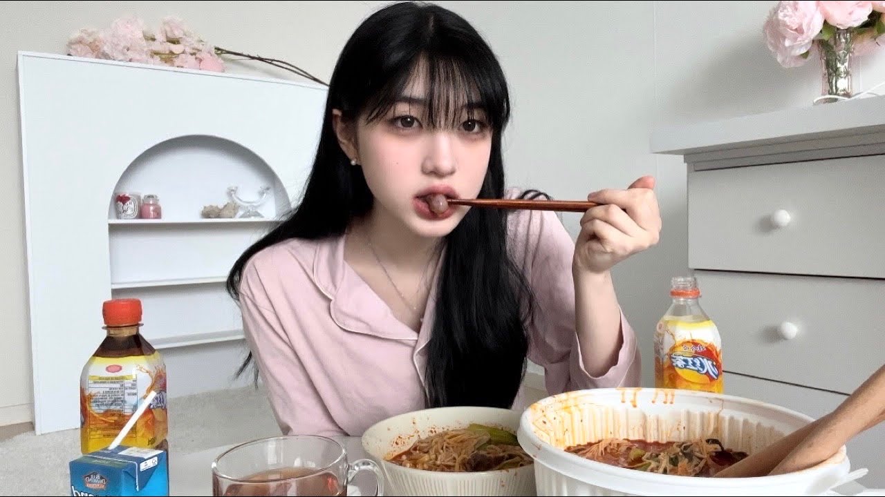 🥢실시간으로 얼굴 붓는 마라탕 먹은날,,🥢 | 저 사실 완전,,대식가에요