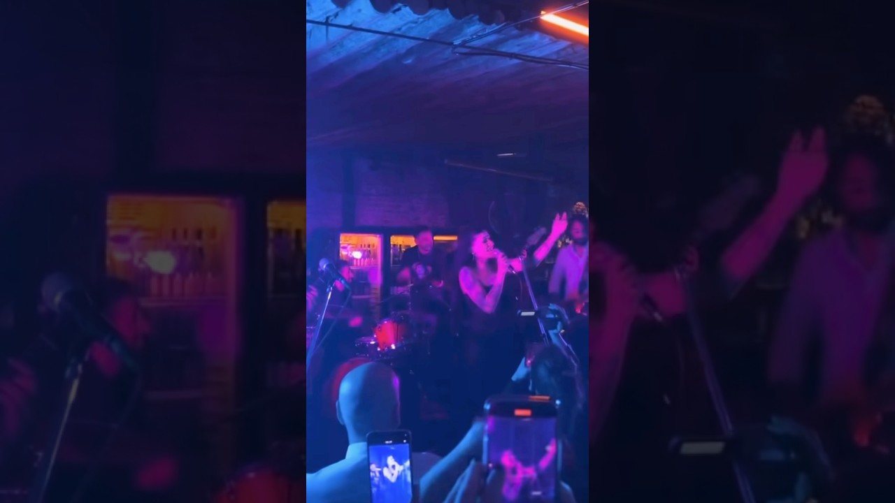 🤍Cazzu Cantando MeNTiRoSo&bull; En el casamiento&bull;Nico Cotton🤍