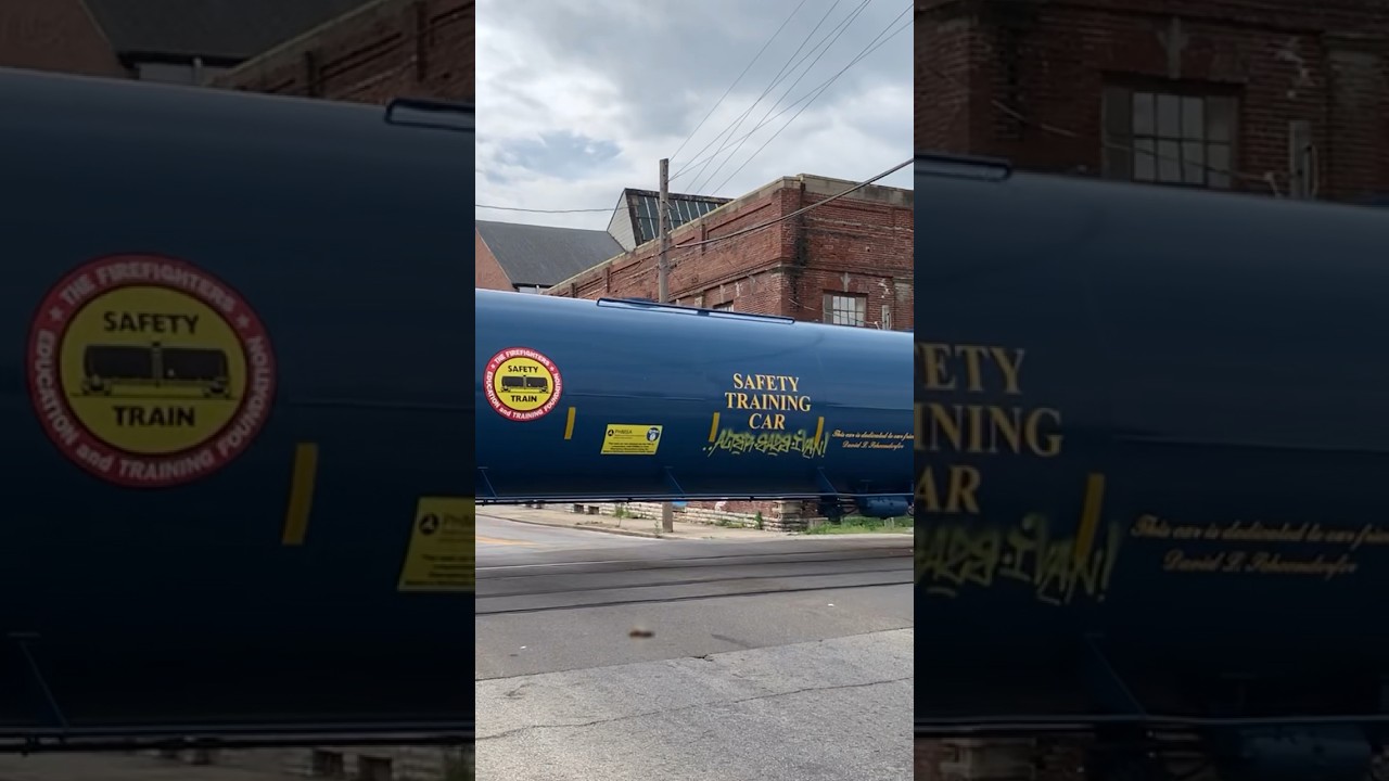 Weird Railroad Car!  What Is This?!  CSX Train In Ohio, JawTooth #shorts