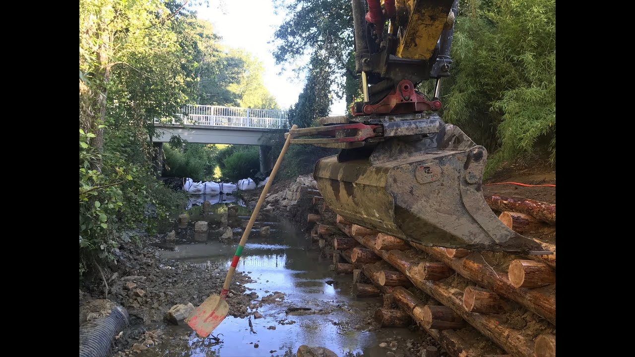 Menzi Muck beim Krainerwand bau