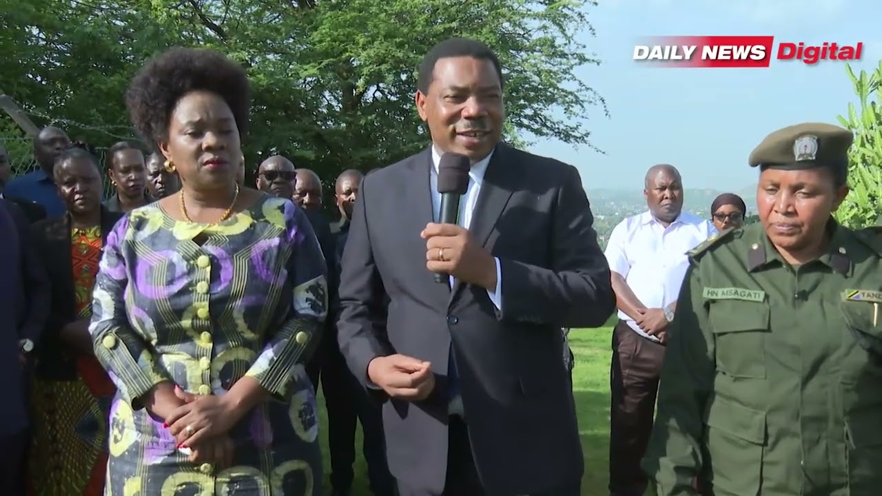 WAZIRI MKUU ALIVYOPANDA MTI WA MDODOMA