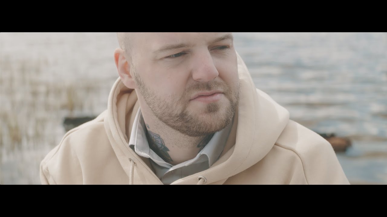 Johan Alander Ft. Robinholta -  Alexander Supertramp (Official Music Video)