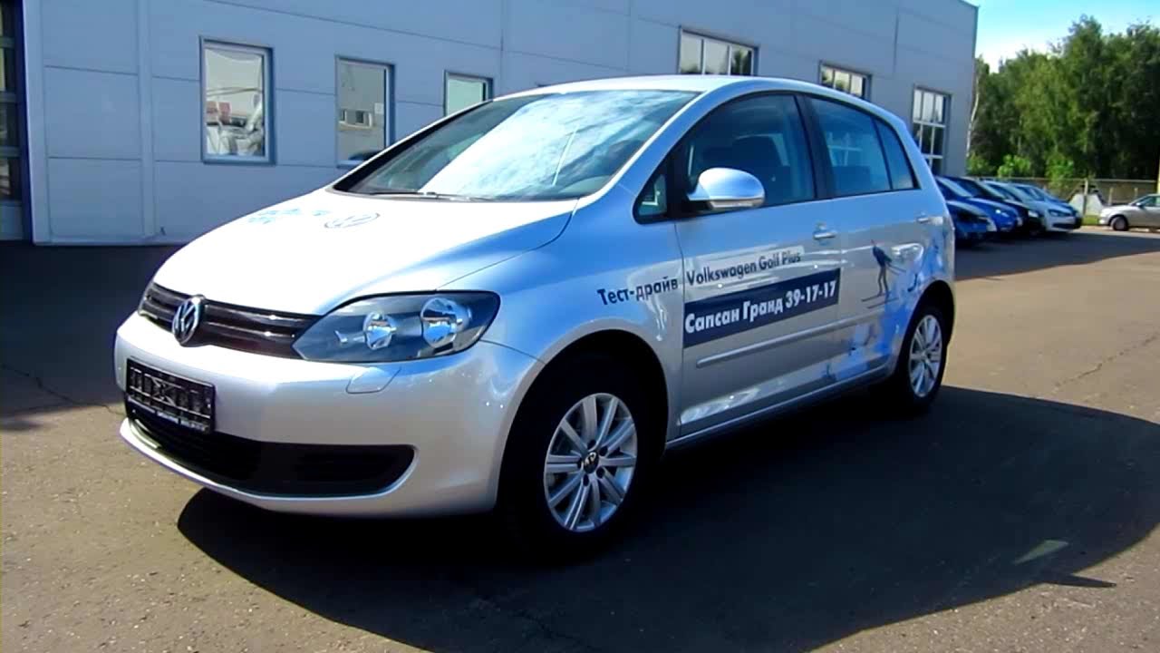 2012 Volkswagen Golf Plus. Start Up, Engine, and In Depth Tour.
