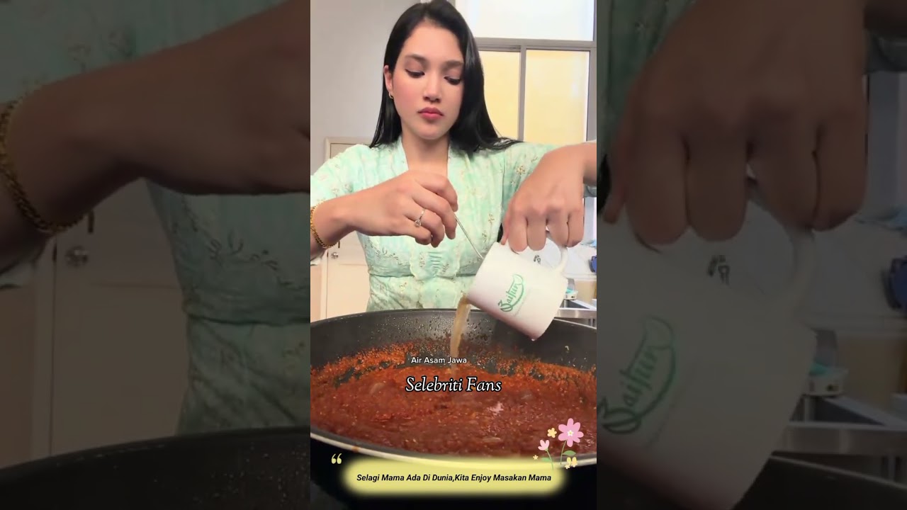 Atikah Masak Nasi Lemak,Sambal Udang & Ayam Goreng