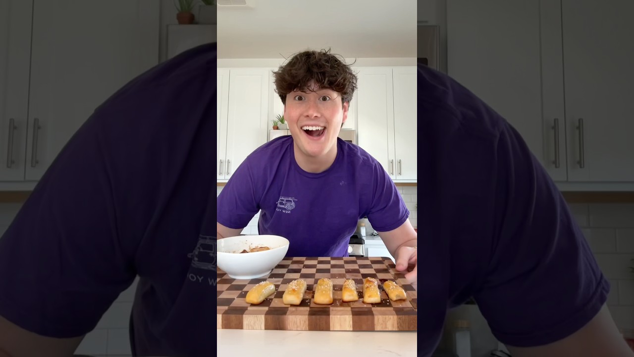 I tried making auntie Anne’s pretzels at home…