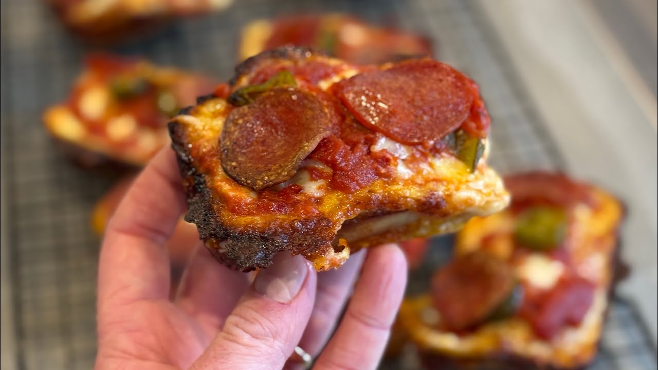 DETROIT-STYLE MINI PIZZA! 