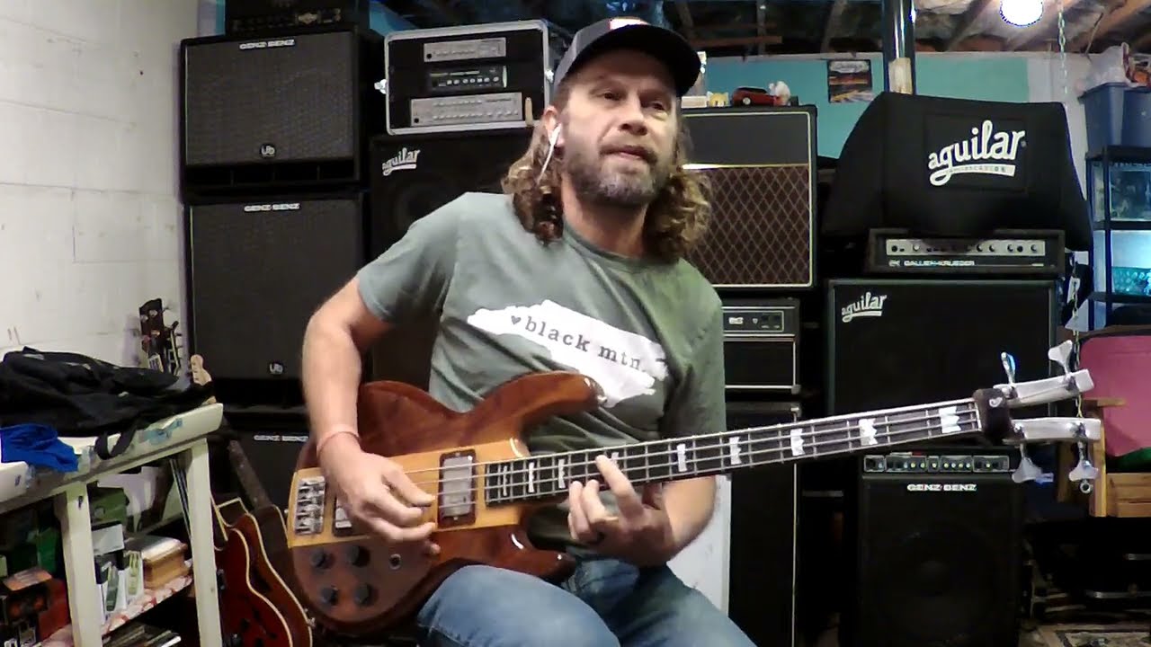 Our Lips Are Sealed - Go-Go's (Kathy Valentine) bass cover