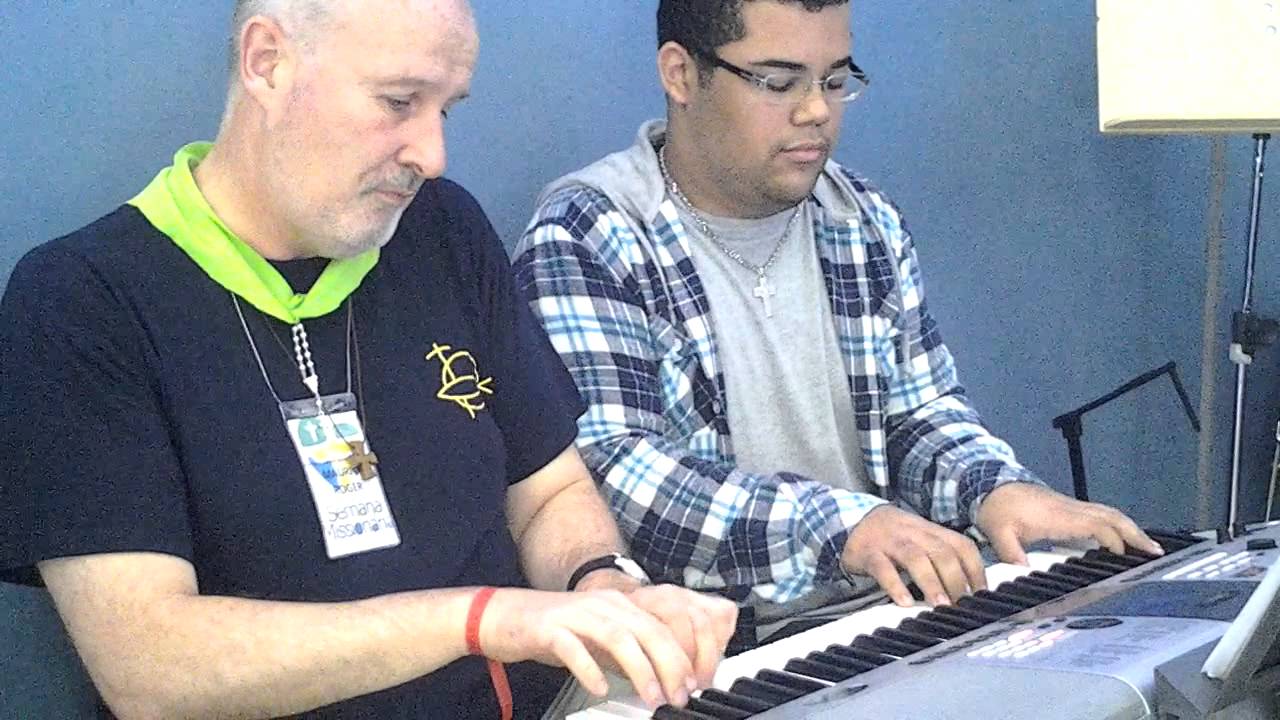 Piano &agrave; 4 m&atilde;os - Cl&oacute;vis Portugu&ecirc;s e Maurice Vegecinquantesix