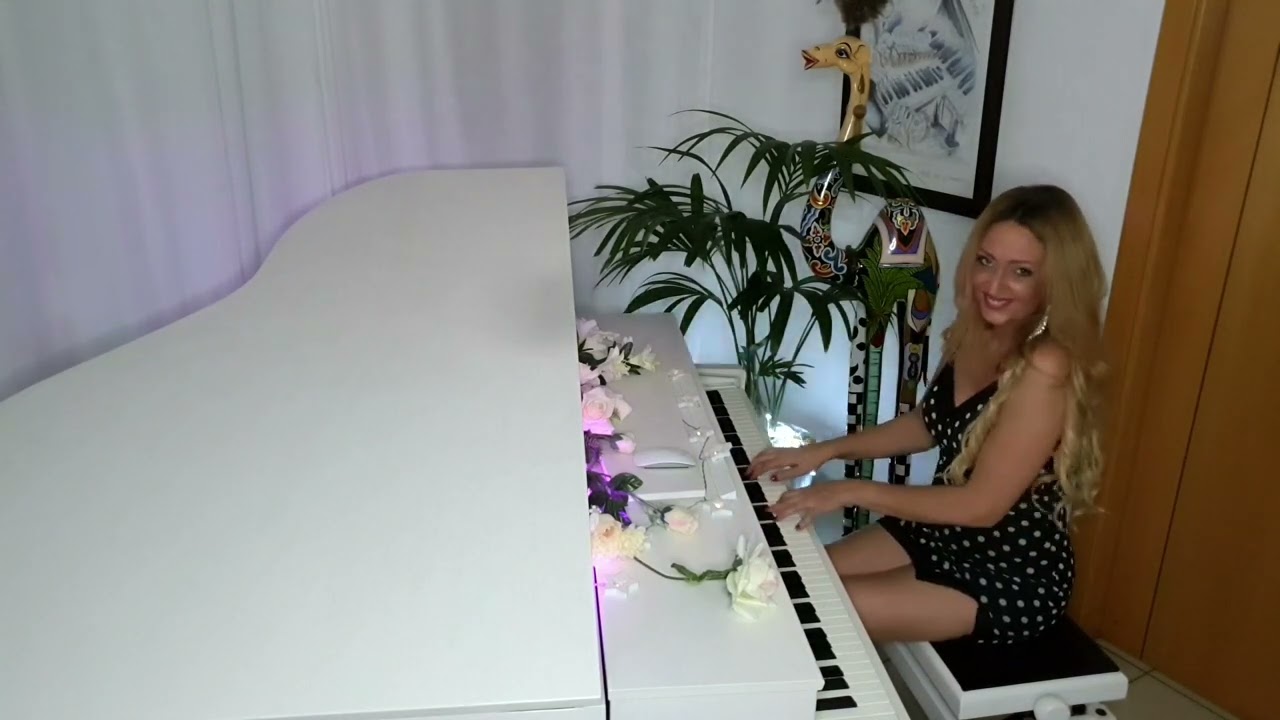 Sia ♡ Unstoppable ( Cover By Yasmina Gallardo)