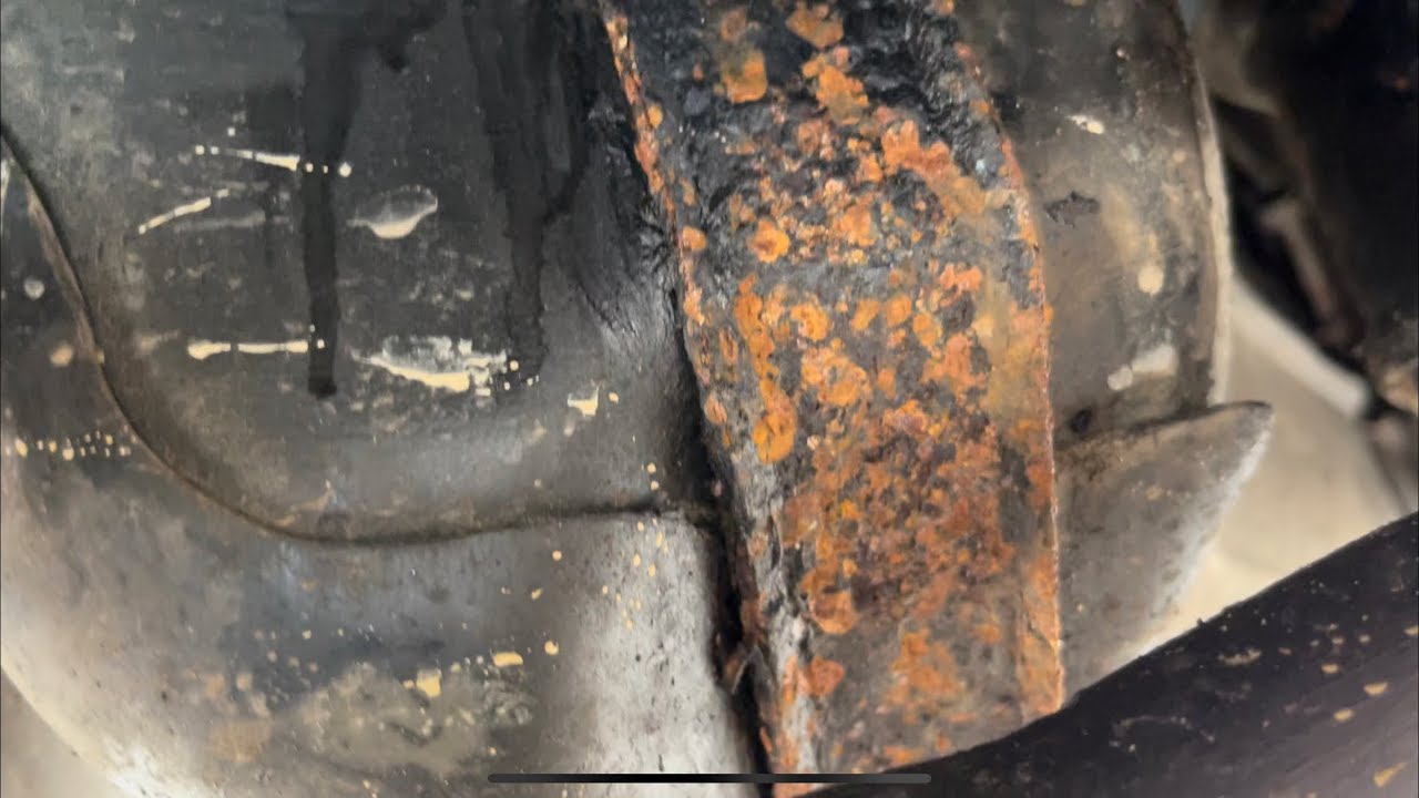Jaguar x350 XJR replacing rusty fuel tank straps with stainless steel