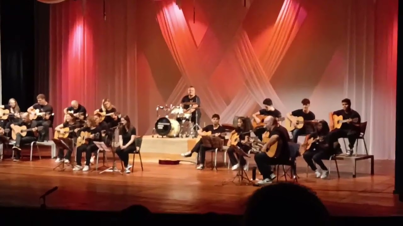 Aquele Recital de violão com Karaokê e gente feliz🌞