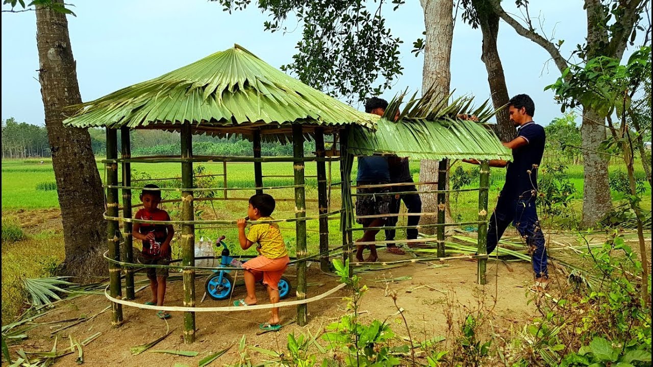 Palm Leaves Peace House Making By Smart Village Boys - Beautiful Green Hut Of Tree Leaves