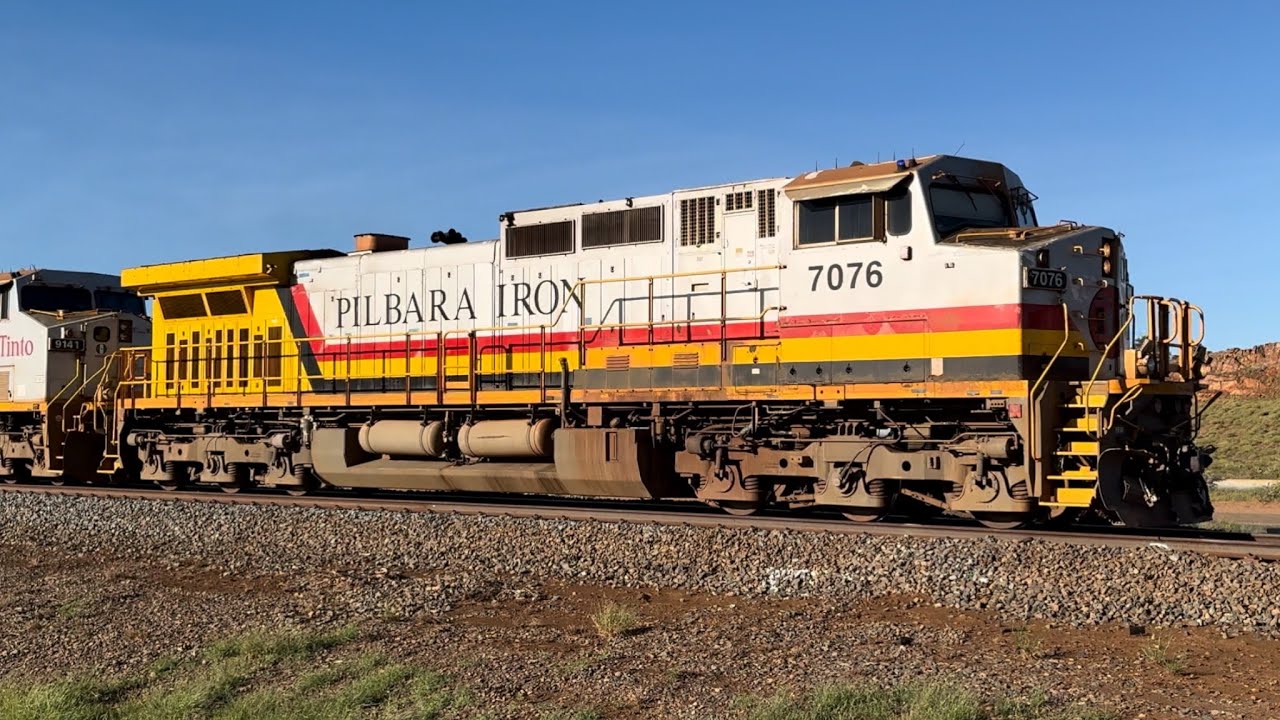 Rio Tinto Ore Train Pilbara Rail Dash9-44CW Leading
