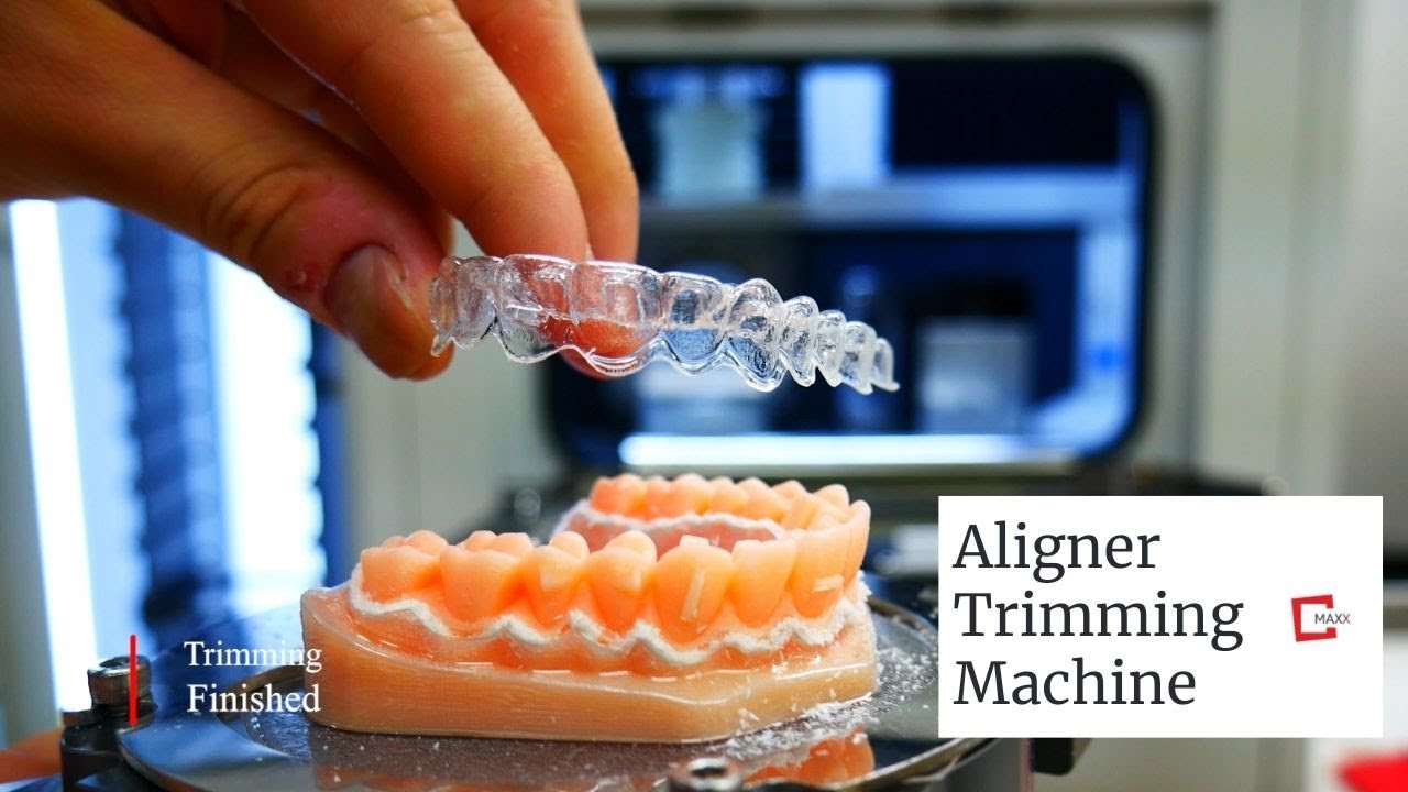 Aligner Trimming Machine: Automatic loader system (20 aligners) DEMO | MAXX