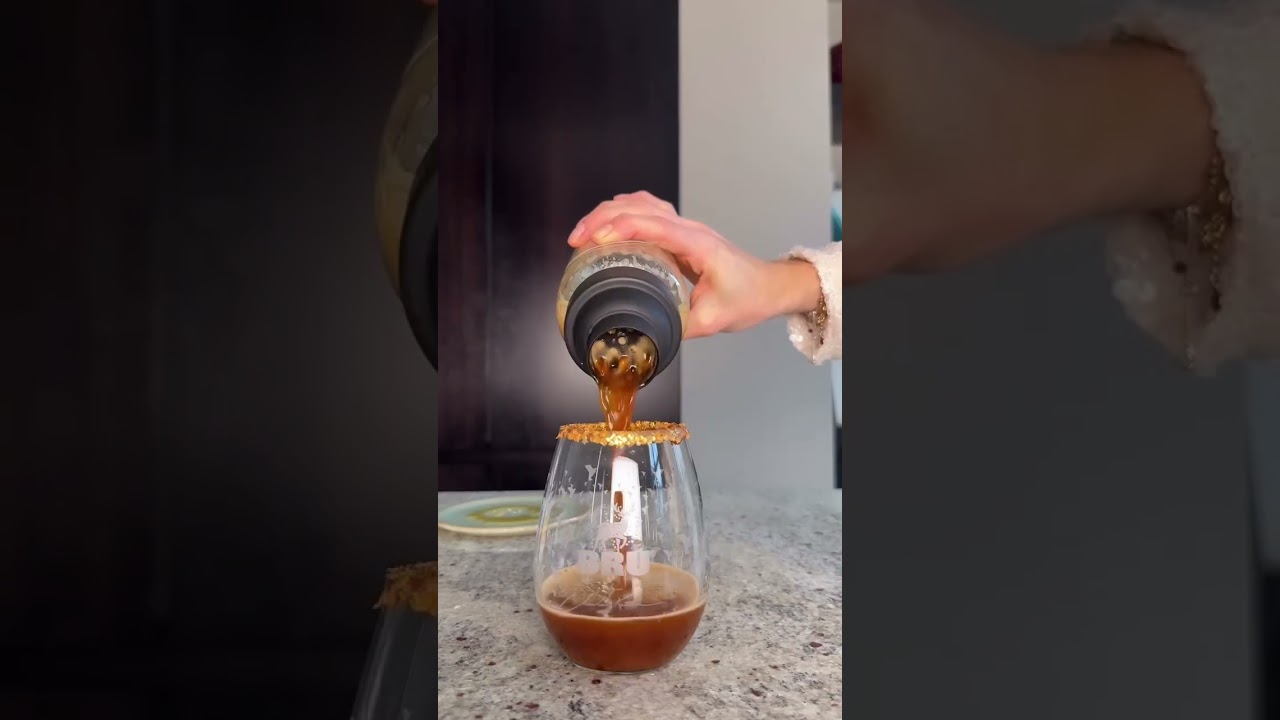 Dessertcocktail van As Cooked By Ginger: Sparkling Espresso Martini met BRU