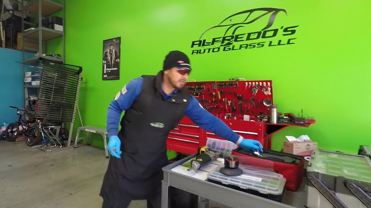 Toyota Prius 2010-2015 windshield replacement using the Raptor by Alfredo’s Auto Glass