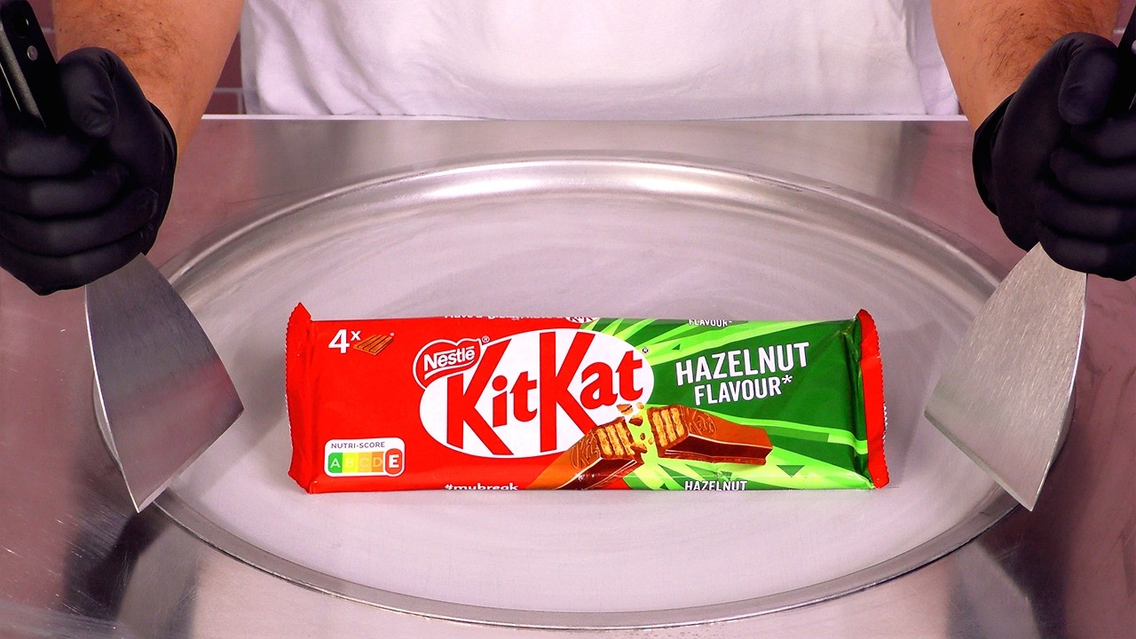 Crazy KitKat Hazelnut Ice Cream Rolls 🍫🥜 | ASMR
