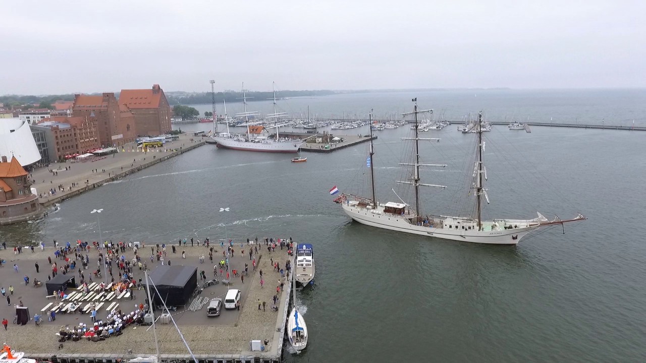 ARGUS Luftbild, Dreimastbark ARTEMIS in Stralsund