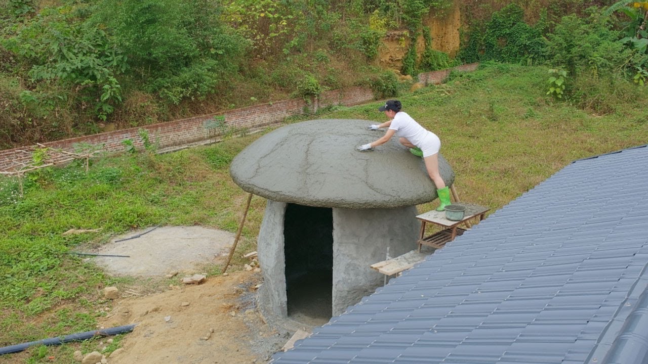 Building a Bathroom Shaped Like a Mushroom in the Forest #Loanởquê