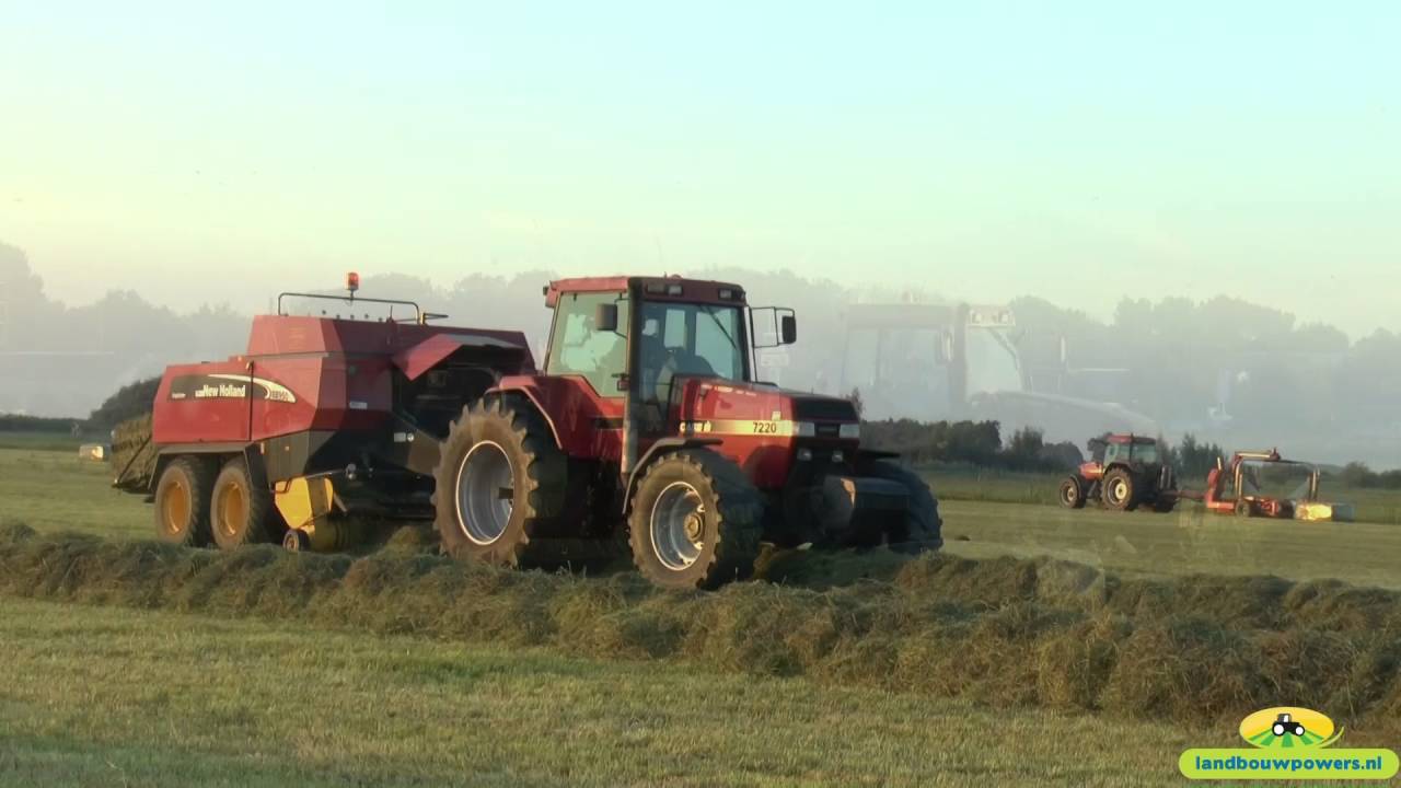 Persen en wikkelen door loonbedrijf Boezerooy met Case IH Magnum 7220