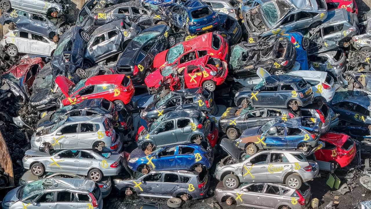 Epic Scrap Car Mountain in Preston's Biggest Recycling Yard! | Massive Shredder & Heavy Machinery!