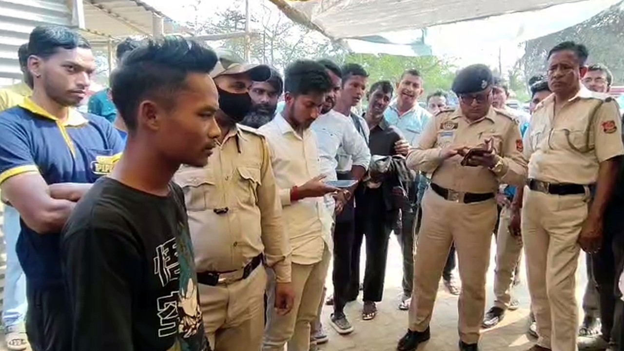 Khoroksa Phekmung ni Maniw Khwnwi Chanaino romwi Police ni Yakulo Yapharwi Rwkha Amchaini Lukurok