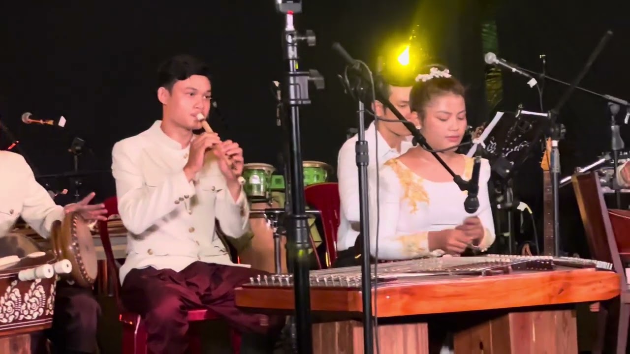 &ldquo; Neary Long Vek &ldquo; Performance by: Sak Bophavann Band // Khmer Modern Instruments //