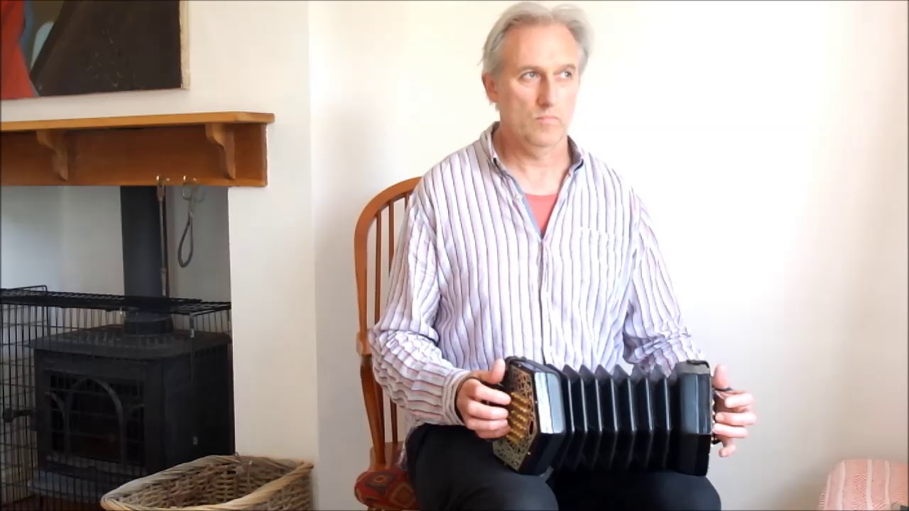 Julian Harries plays Bach Partita in E major (Gavotte en rondo) on McCann duet concertina