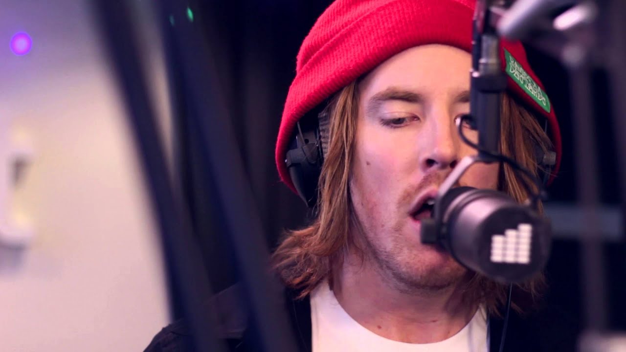 Erk - H&aring;ll k&auml;ft (Live @ East FM)