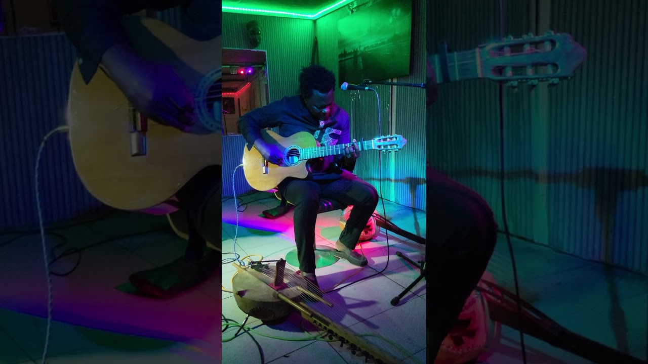 Ba Cissoko - Guitare - musique d'Afrique de l'Est