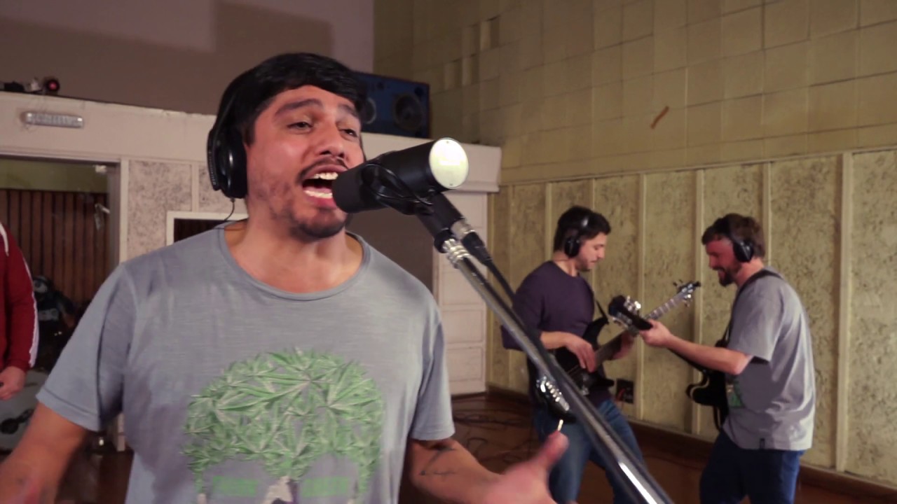 Cabra da Peste - Entre la risa y el dolor