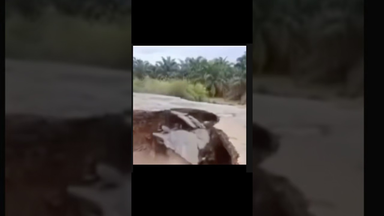 Unbelievable Flood Footage | Road Disappears Instantly! #shortsfeed #flooding #youtubeshorts #shorts