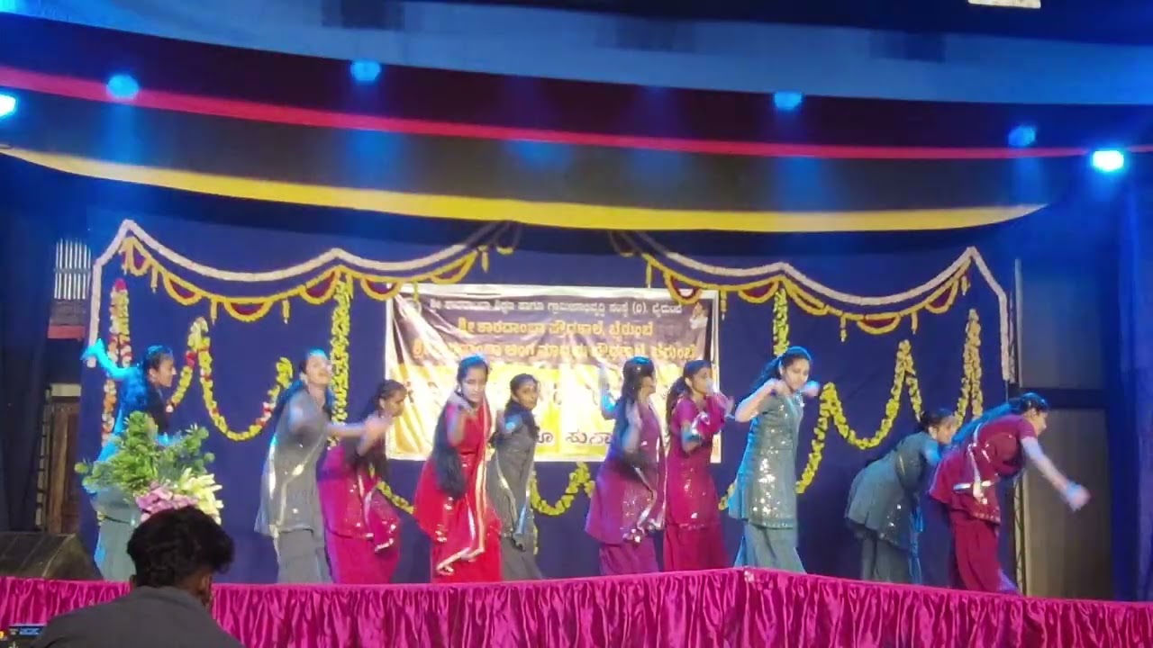 Eng Med 9th Std Students Dance (ಗರ್ಬಾ ನೃತ್ಯ )