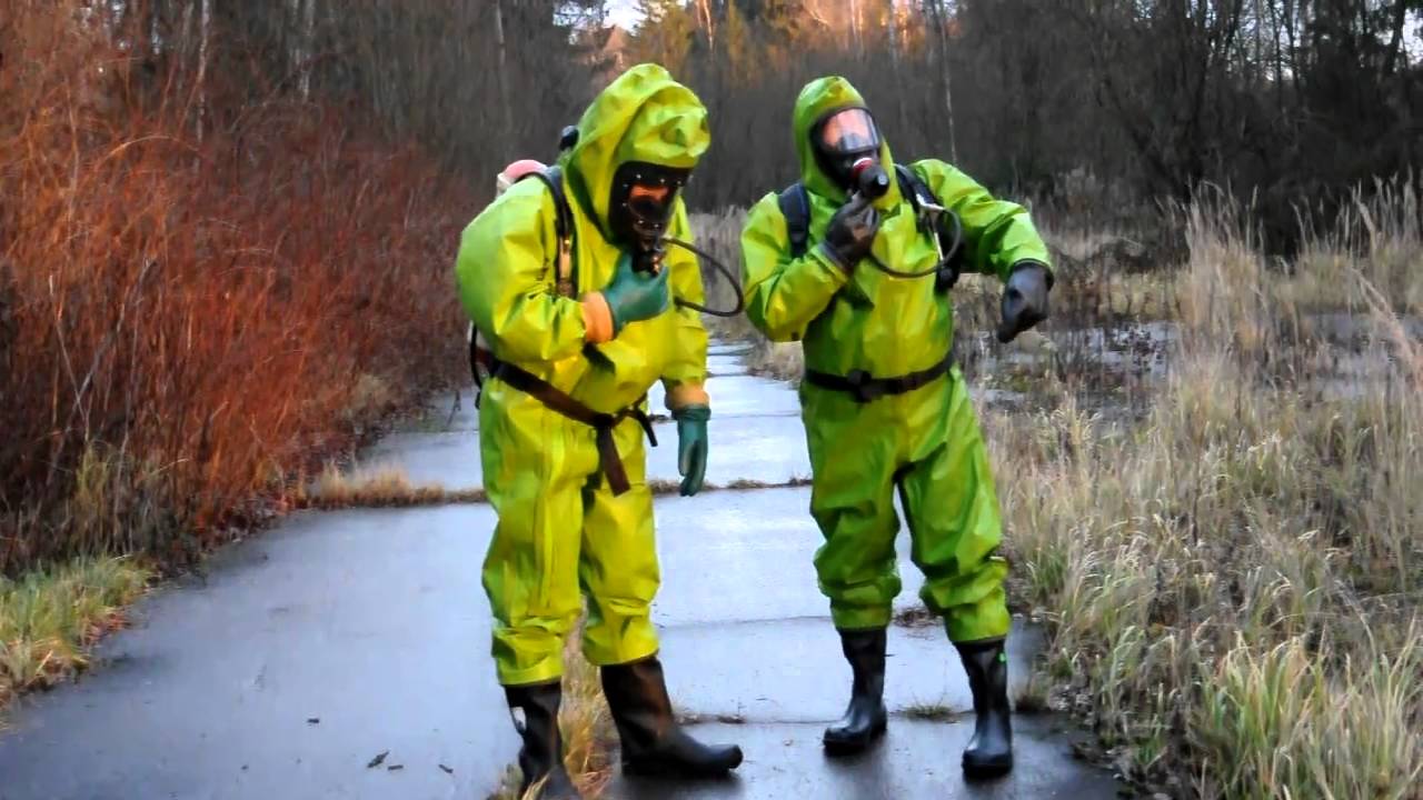 Auer chemical suits