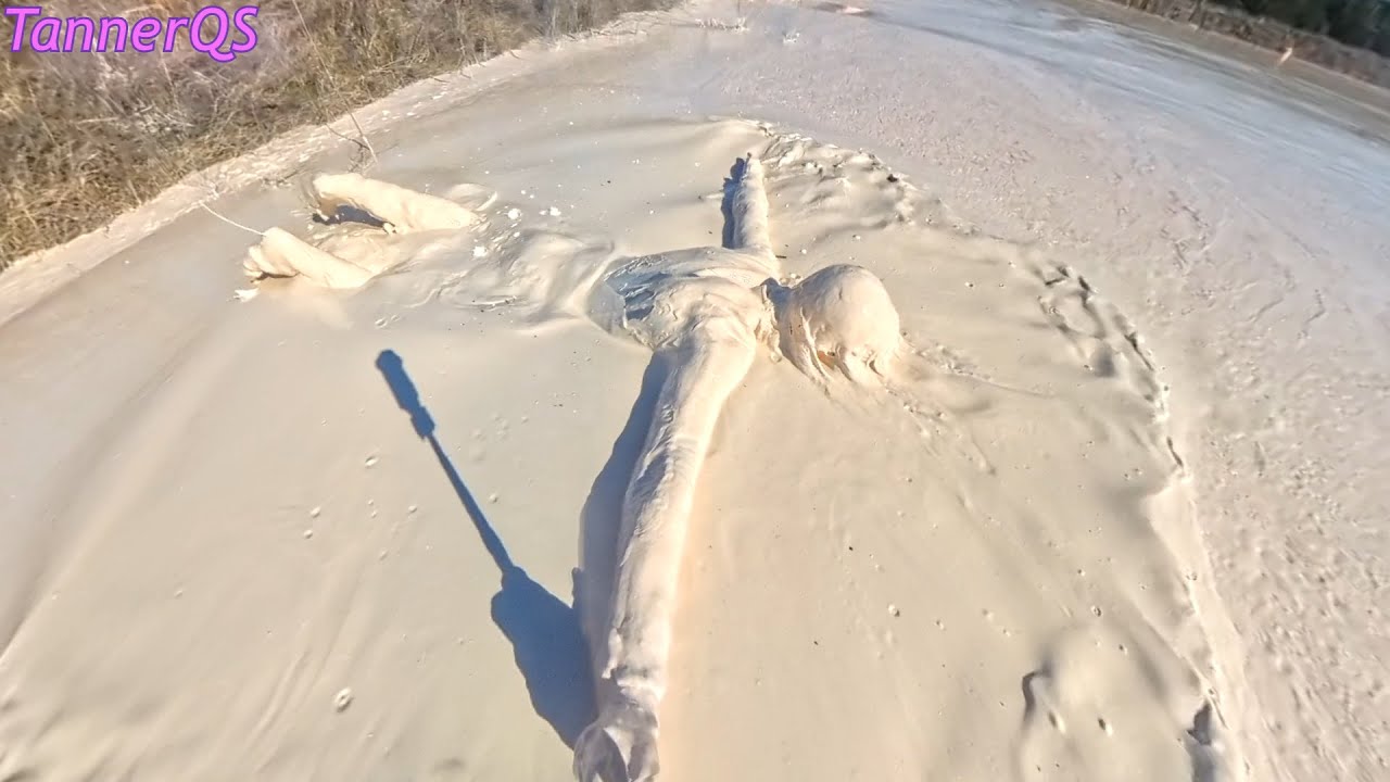 Stunning and struggling all the way under the bottomless mud #mud