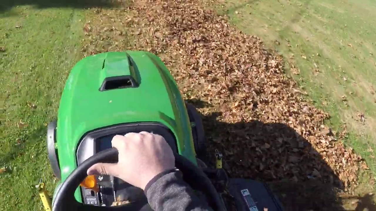 Fall mowing with John Deere X758 Diesel