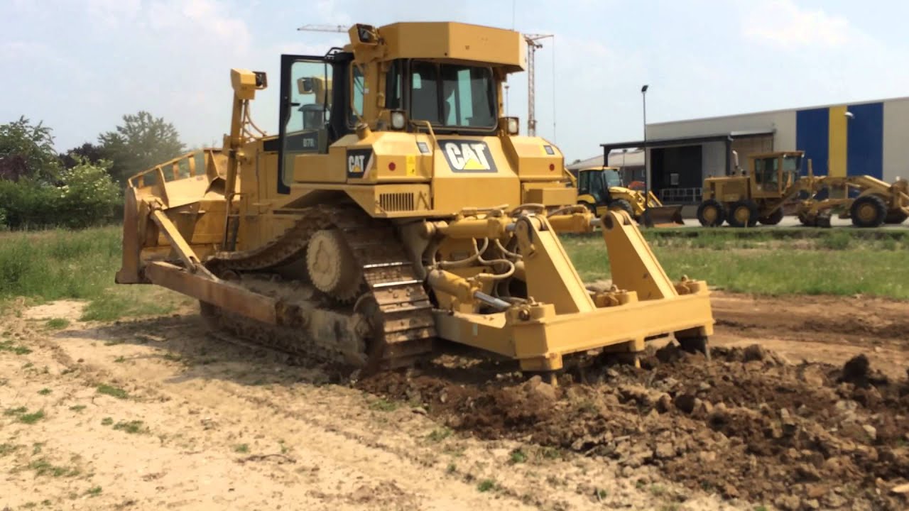 CAT D7R serie 2, 2008 ripping soil. For sale at www.lamersmachinery.com