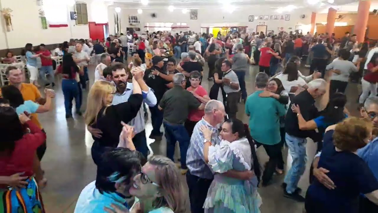 animação total no matine em Coronel Vivida(com marcos e margarida)