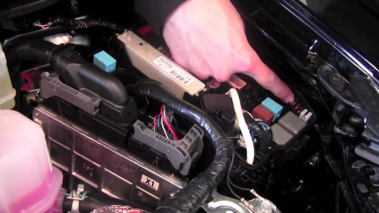 2012 | Toyota | Prius | Блок предохранителей | Инструкция от Toyota City